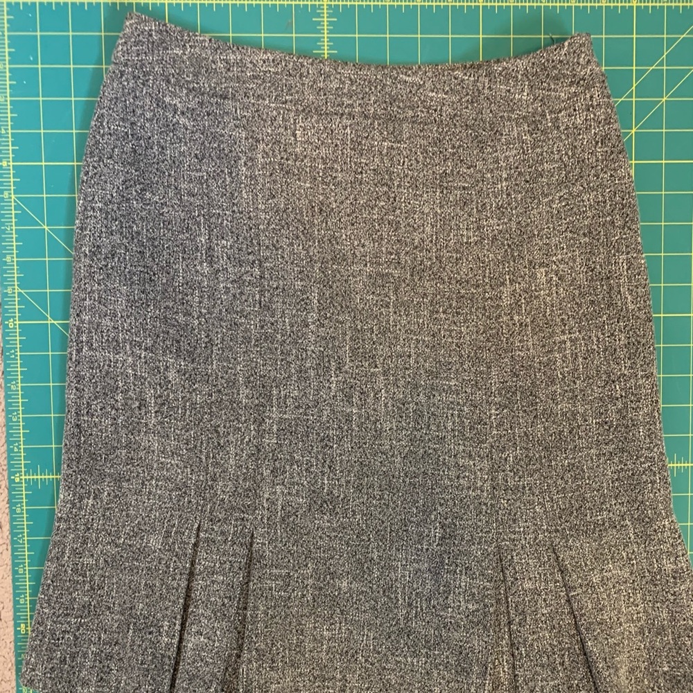 Black and white woven suit separate skirt.